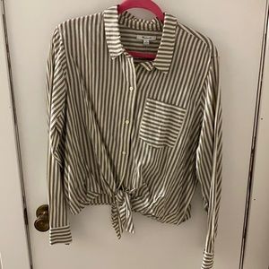 Madewell cropped tie front button up